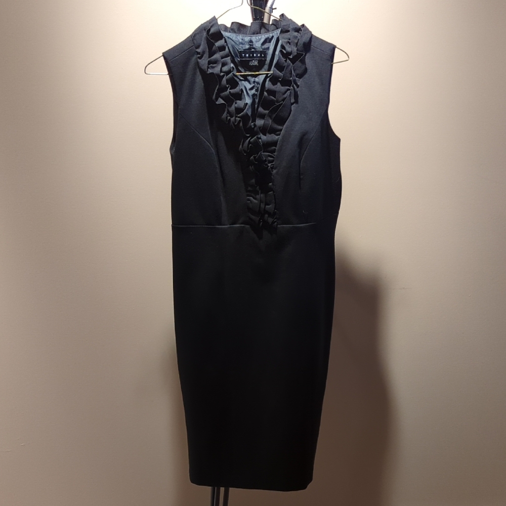 Tribal Sleeveless Black Dress With Ruffle Collar